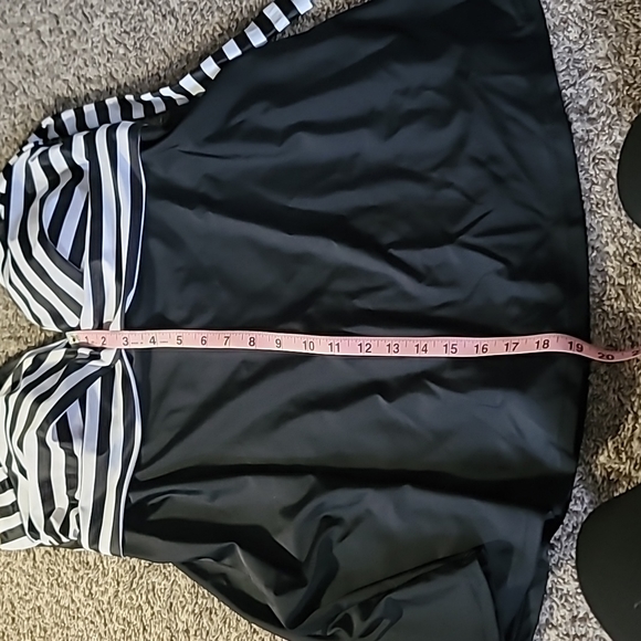 STUNNING NEW STRIPED SKIRT ONE PIECE BOY SHORT BATHING SUIT - Picture 9 of 9